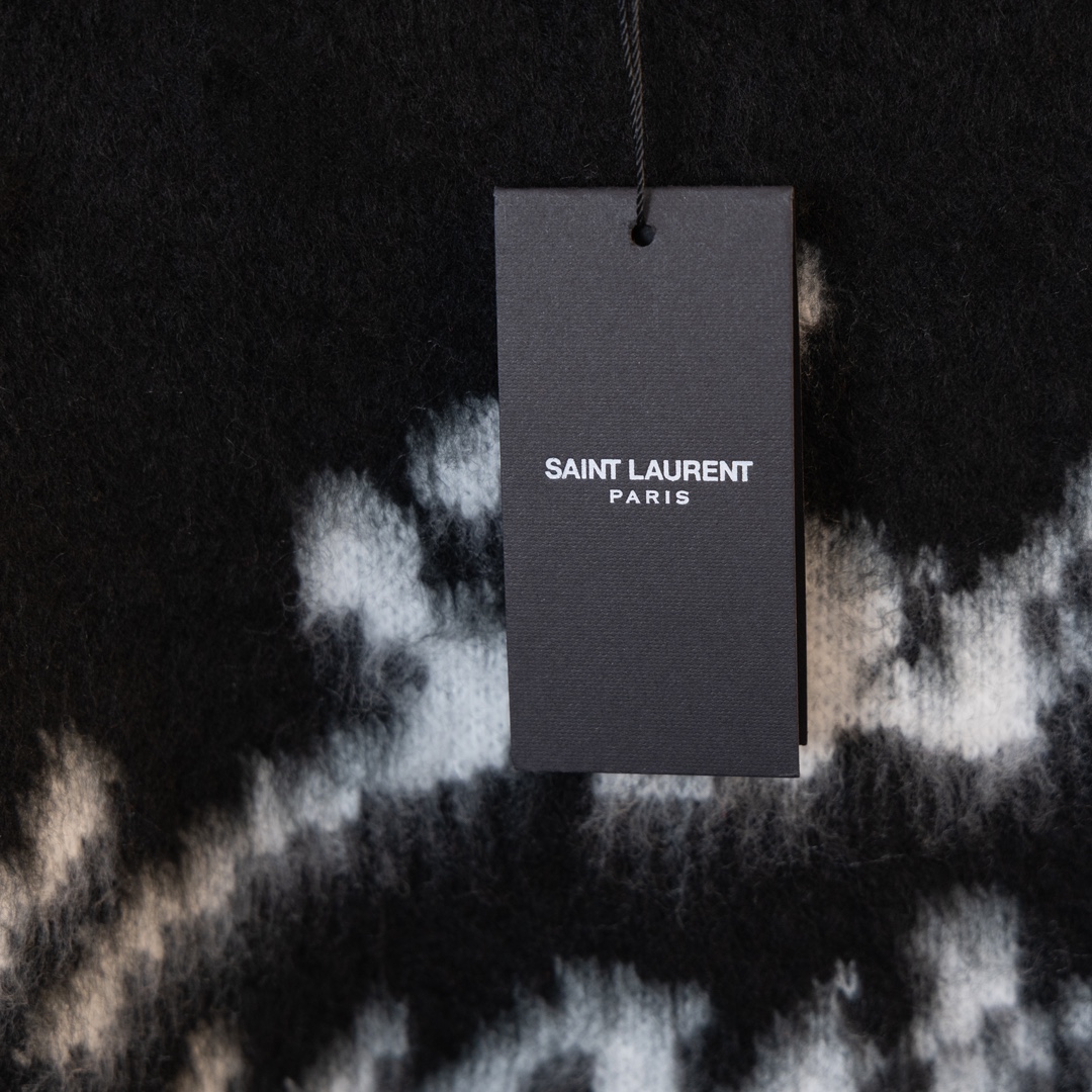 YSL St. Román’s Seahorse Hair Long Sleeve Sweaters Review - 图片 3