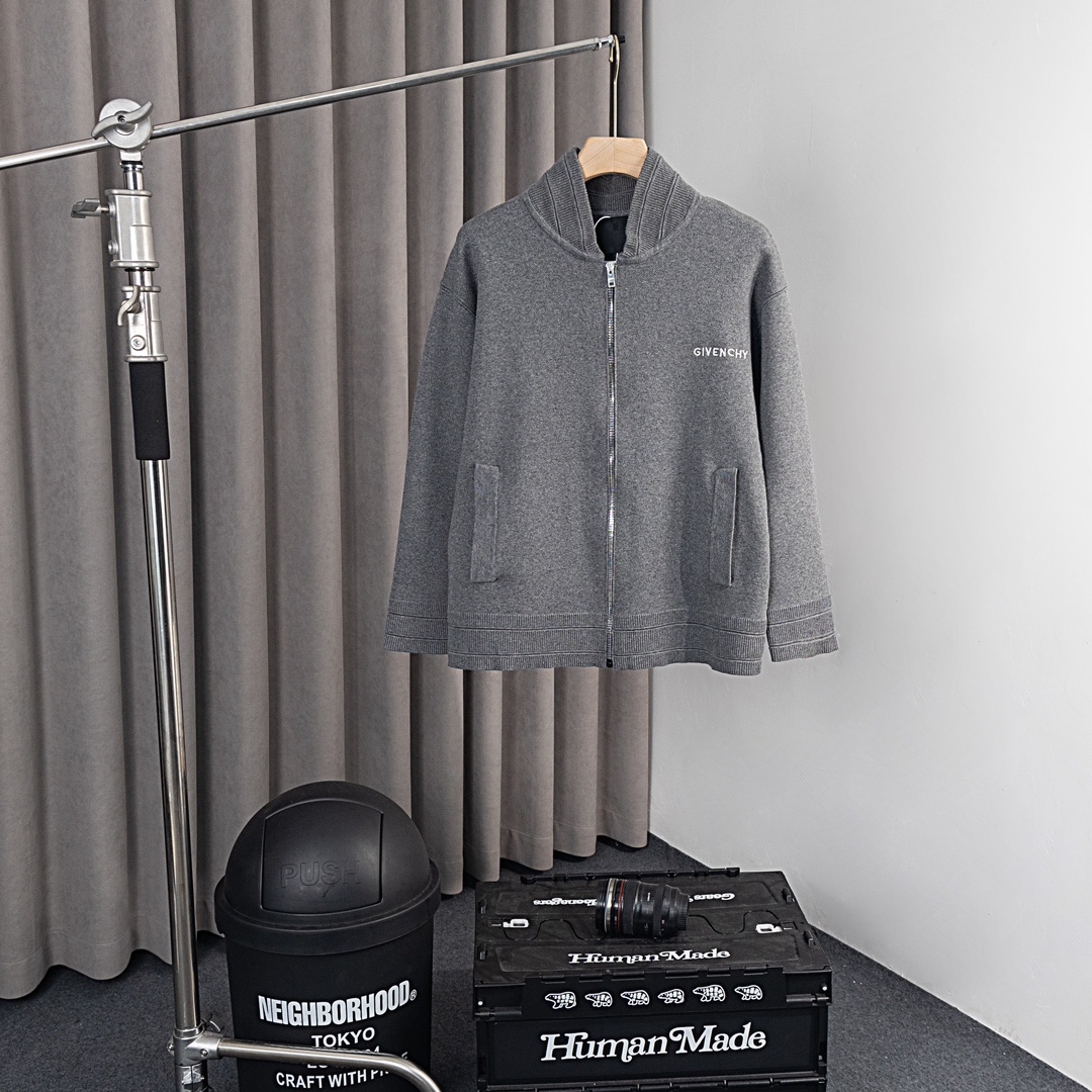 Fashionable Unisex Wool Jacket with Embroidery and Soft Fabrics - 图片 1