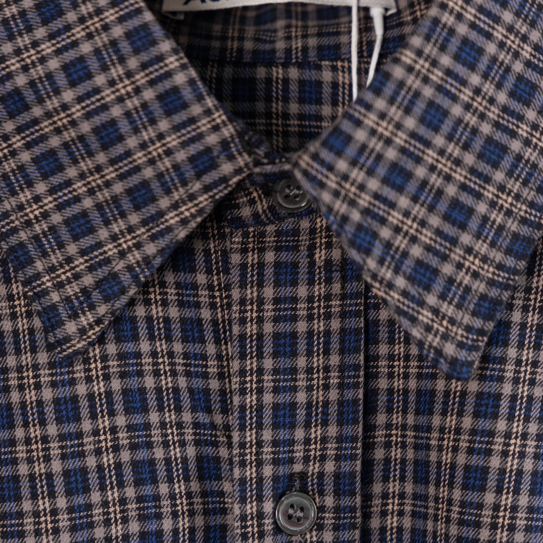 “Acne Studio’s Trendy Jigsaw Shirt: OS-Style Visual-Effect Design, Sizes 44-48” - 图片 6