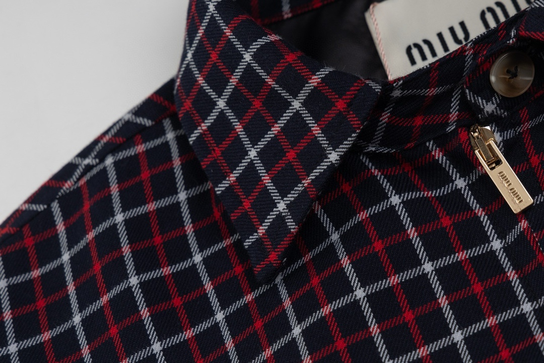 New Miumiu Red-Grained Jacket: Cash Purchase, Fast Production, Popular Embroidery - 图片 6