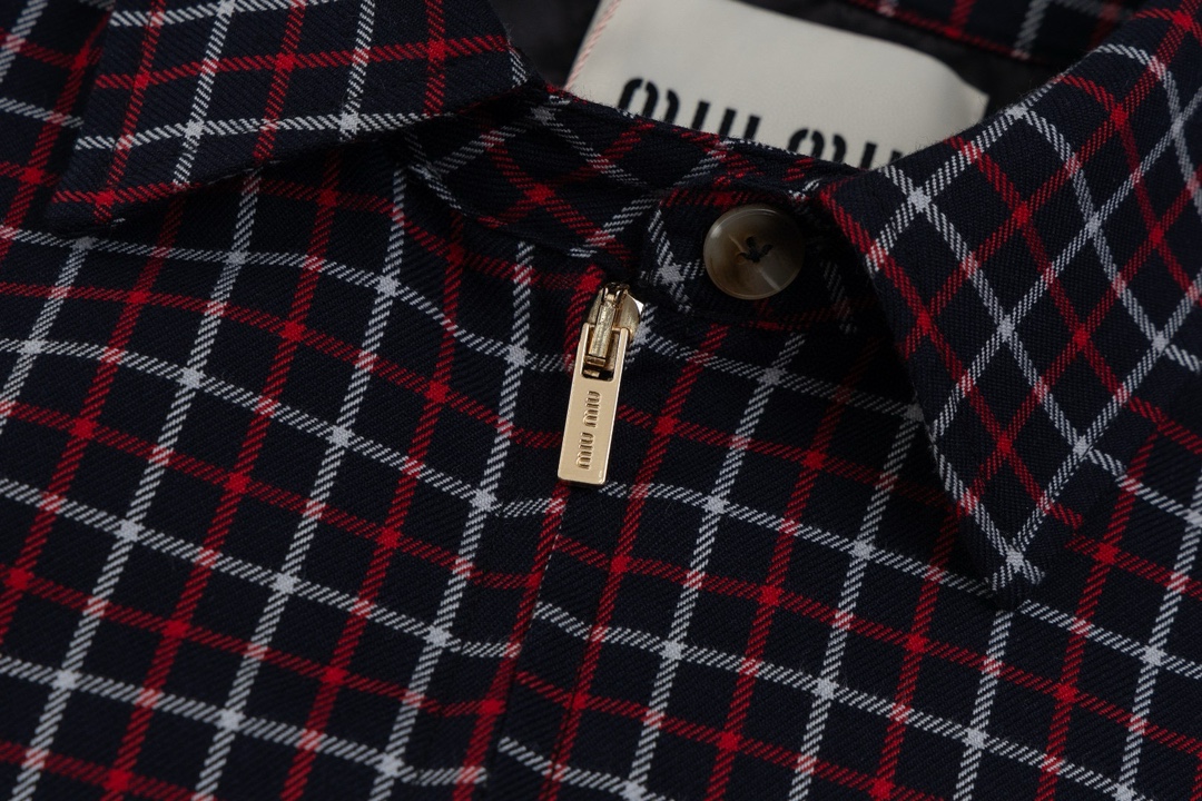 New Miumiu Red-Grained Jacket: Cash Purchase, Fast Production, Popular Embroidery - 图片 7