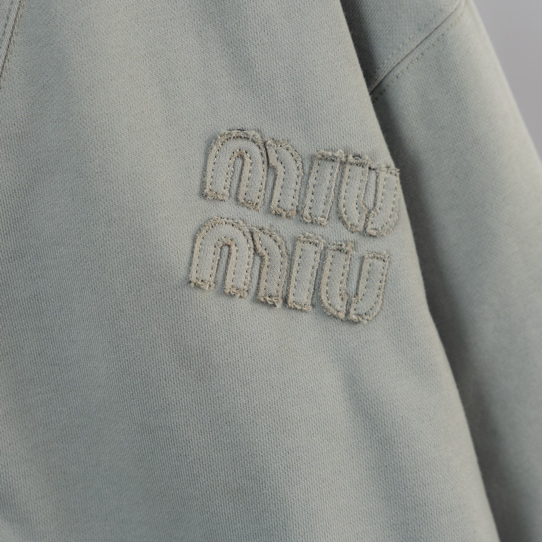 Fashionable Miumiu/Mumu T-shirt Coats with Bull Horn Buttons in AX50 Section - 图片 6