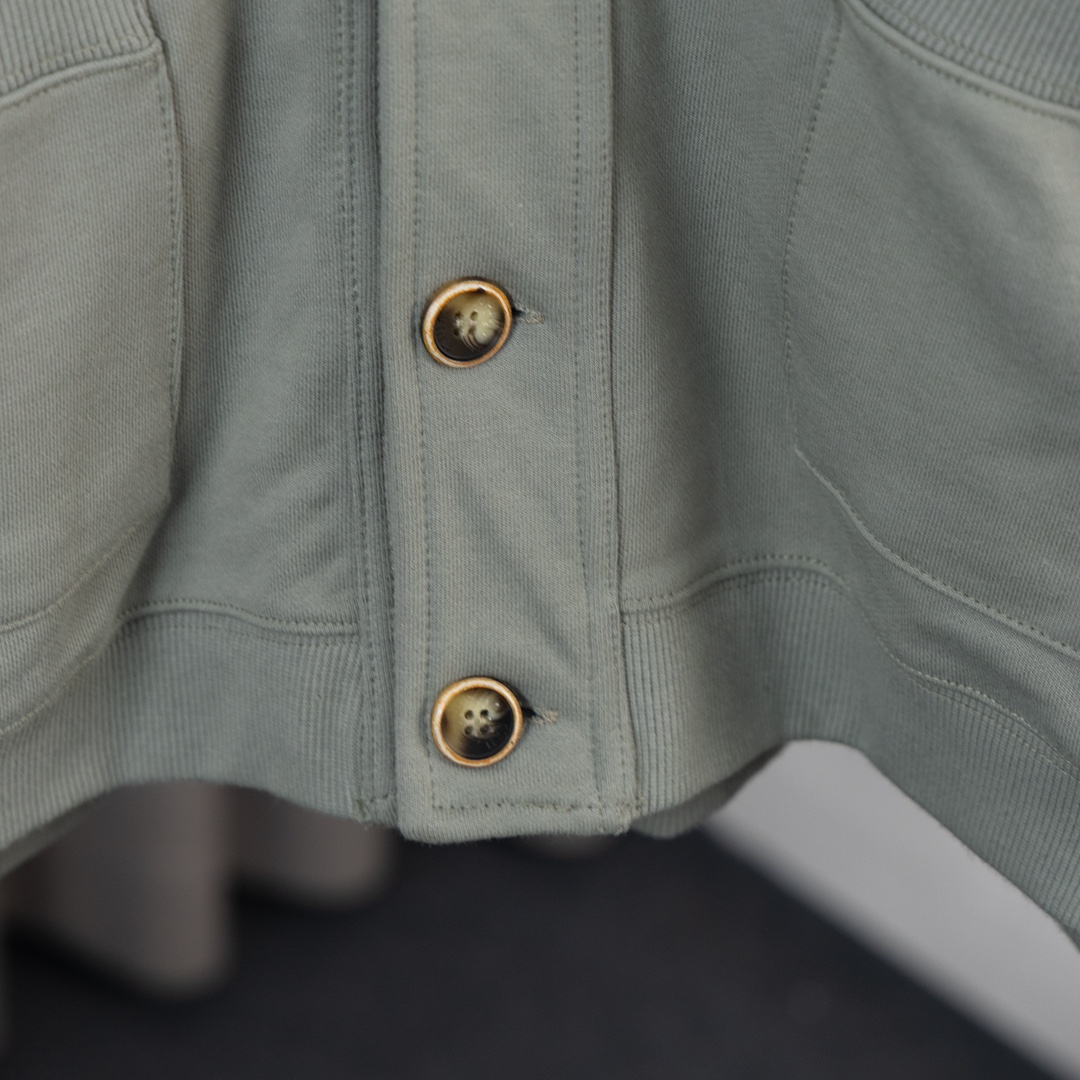 Fashionable Miumiu/Mumu T-shirt Coats with Bull Horn Buttons in AX50 Section - 图片 9