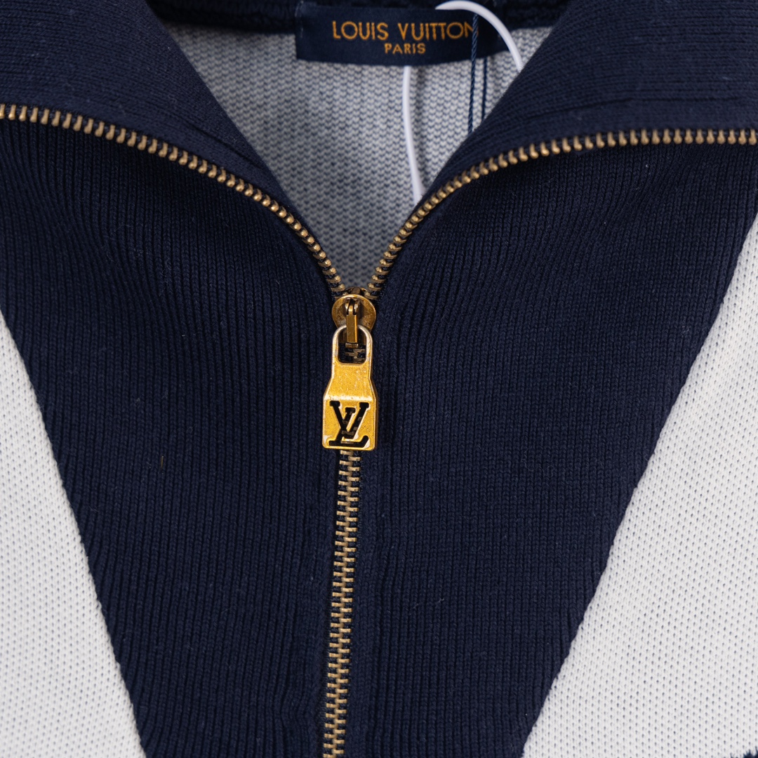 Fashion Review: Louis Vuitton Wool Jacket with Embroidered Logo in AD163 Section - 图片 5