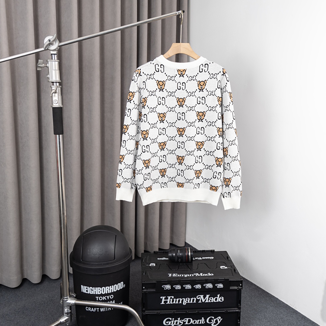 High-Tech Wool Sweaters by Gucci: AD175 Collection Overview - 图片 2