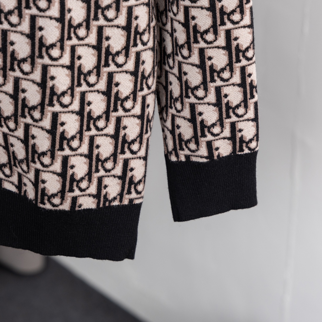 Fashion Update: Dior’s High-Tech Wool Sweater with Intricate Design - 图片 8