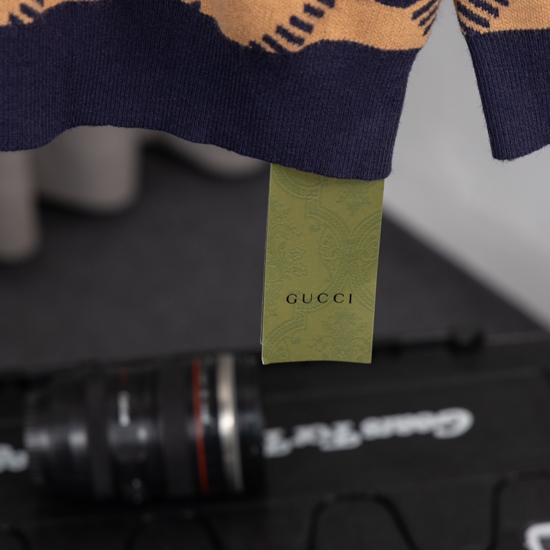 Luxury Wool Sweaters: Gucci’s High-Tech AD180 Collection with Intricate Details - 图片 8