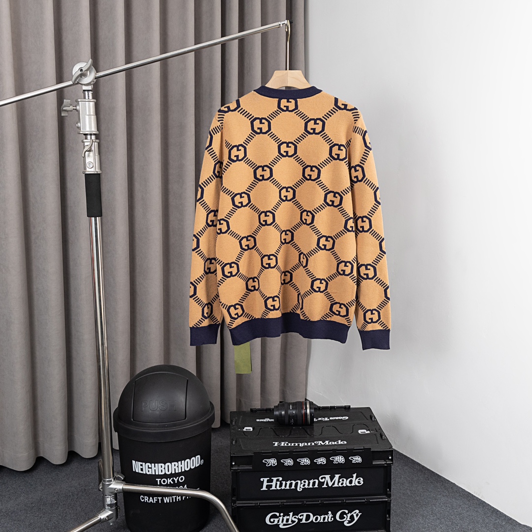Luxury Wool Sweaters: Gucci’s High-Tech AD180 Collection with Intricate Details - 图片 2