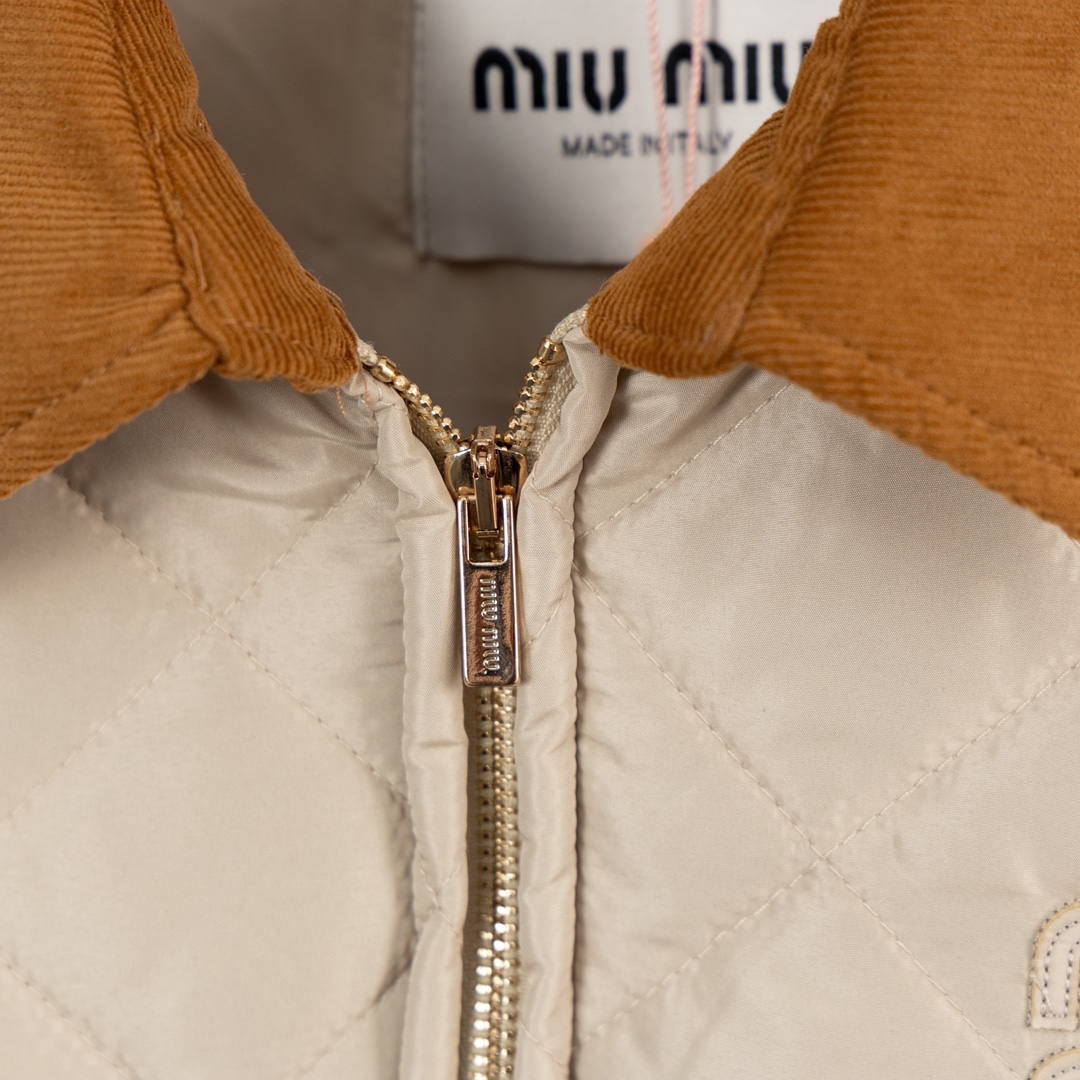 MiuMiu24AW Collection: Grandmother’s Cotton Dress Revived with Modern Twist - 图片 5