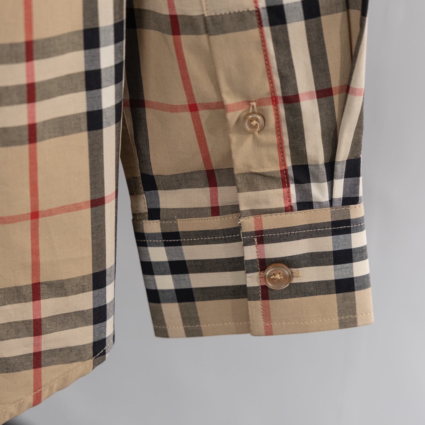 Burberry Classic Long-Sleeve Shirt with Customized Fabric and Original Logo Buttons - 图片 9