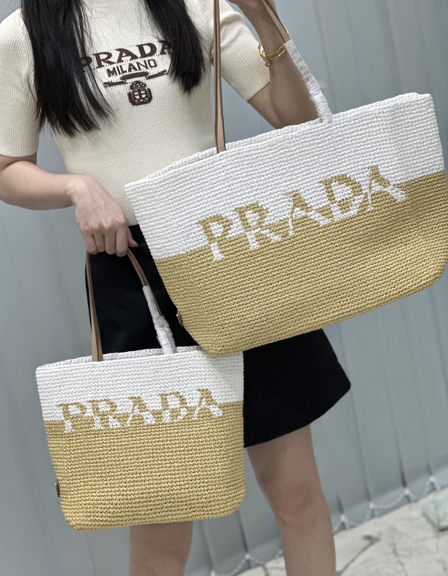 Prada Product _deOqfVgeHGYGY-bLZQaRv06DbSyieAuklrZsEmQ