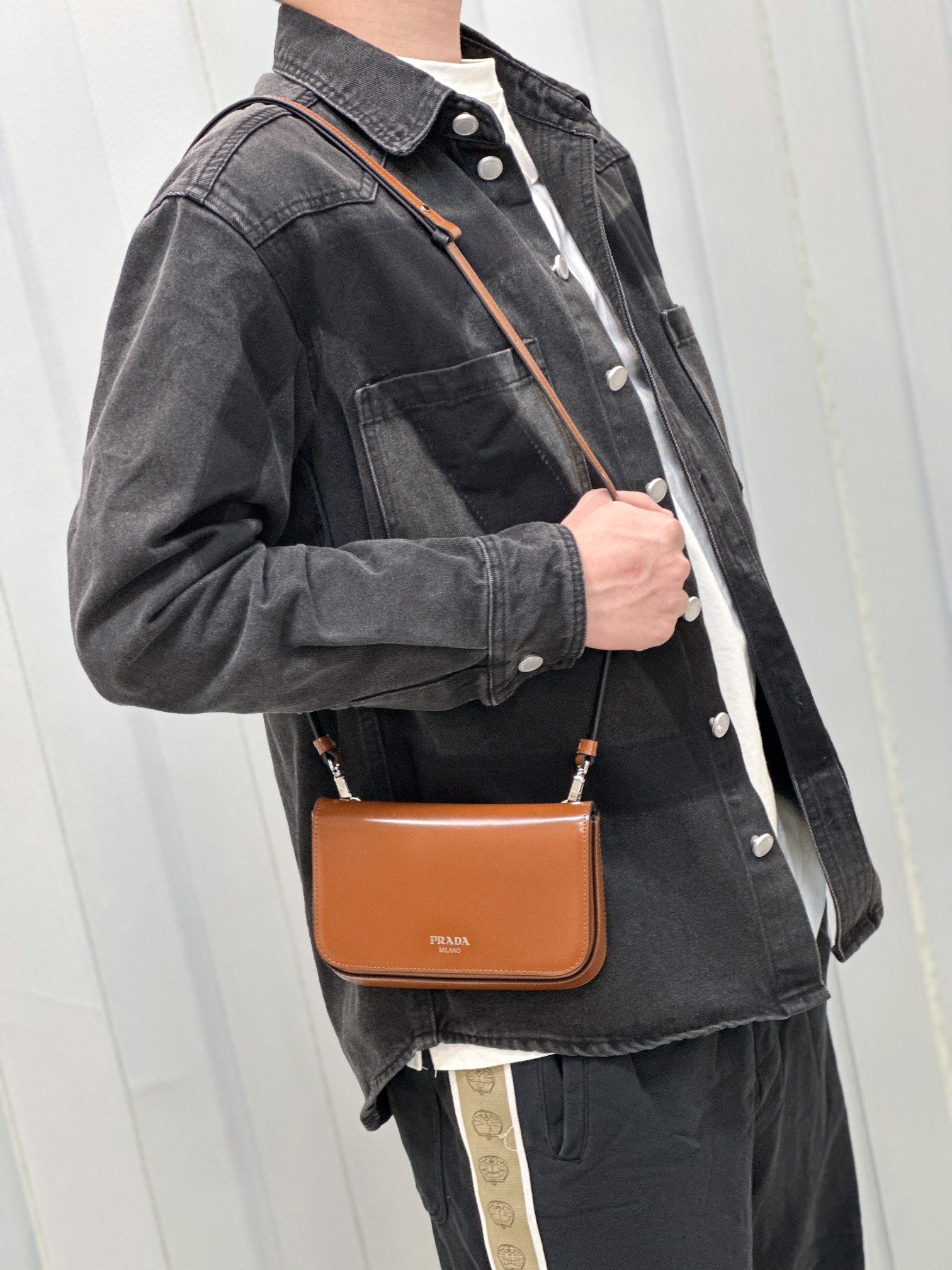 NO:209079,Take pictures of the upper body, Prada [top original list], prada19860909随拍上身图,普拉达【顶级原单】,prada,Bag