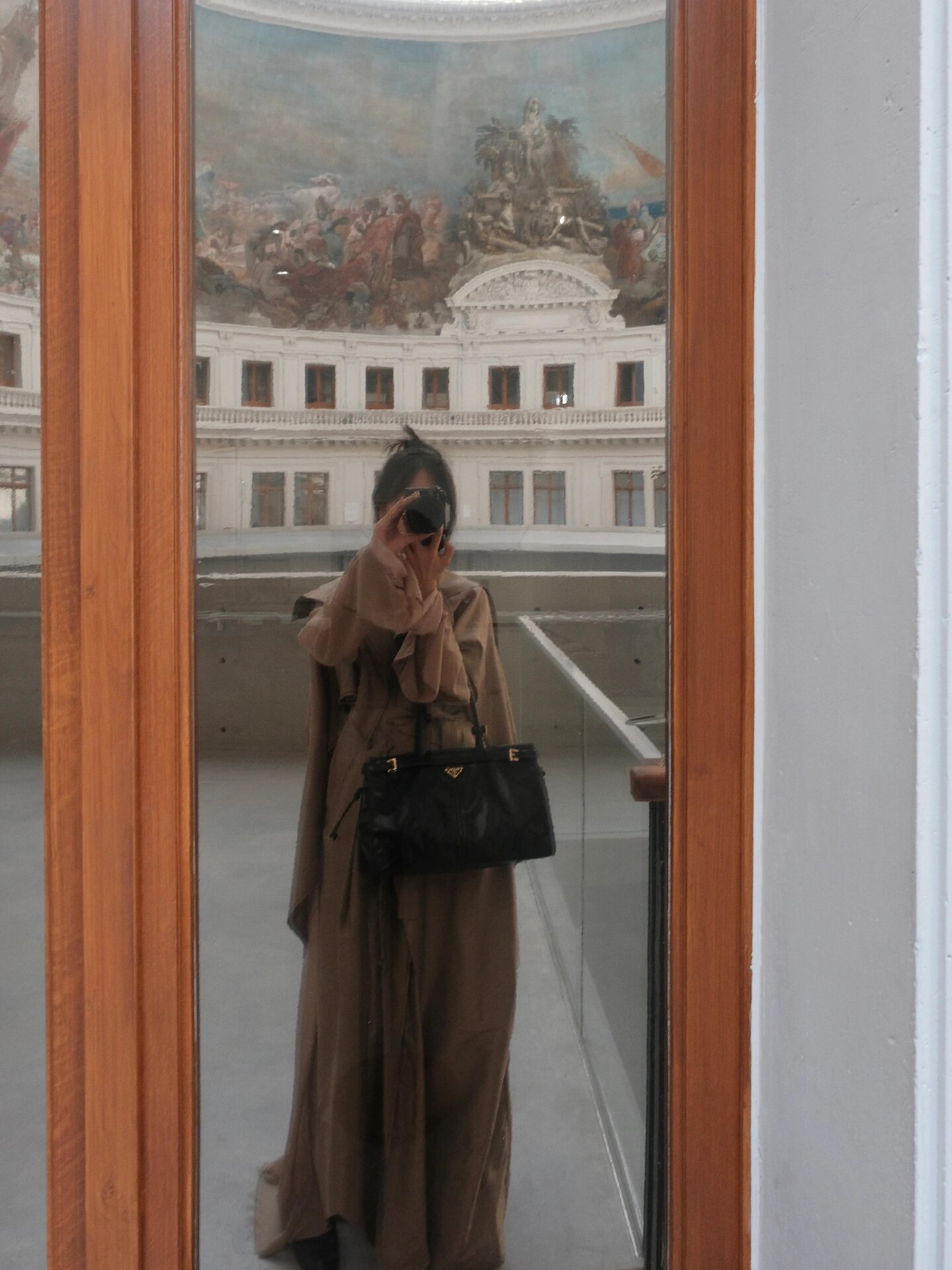 Prada At first glance, it looks very classic~
