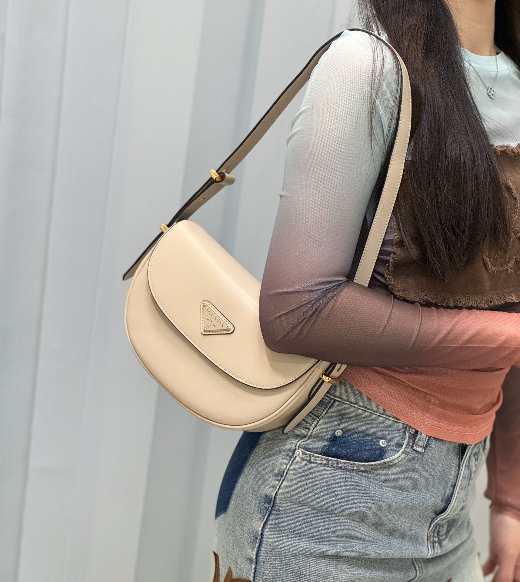 NO:210687,Take pictures of the upper body, Prada [top original list], prada19860909随拍上身图,普拉达【顶级原单】,prada,Bag