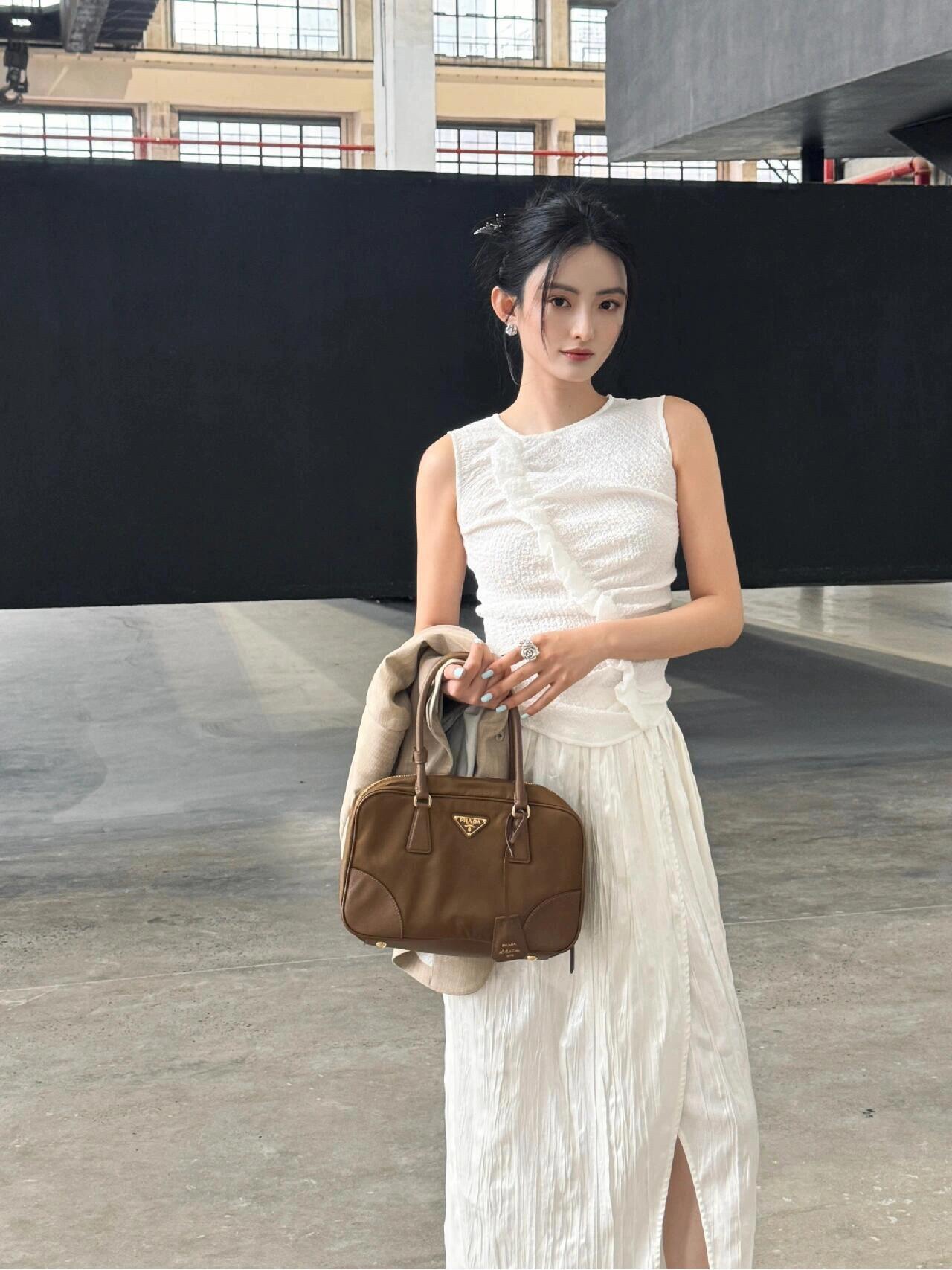 NO:390585,It can also be very ladylike, Prada [top original list], prada19860909也可以很淑女,普拉达【顶级原单】,prada,Bag