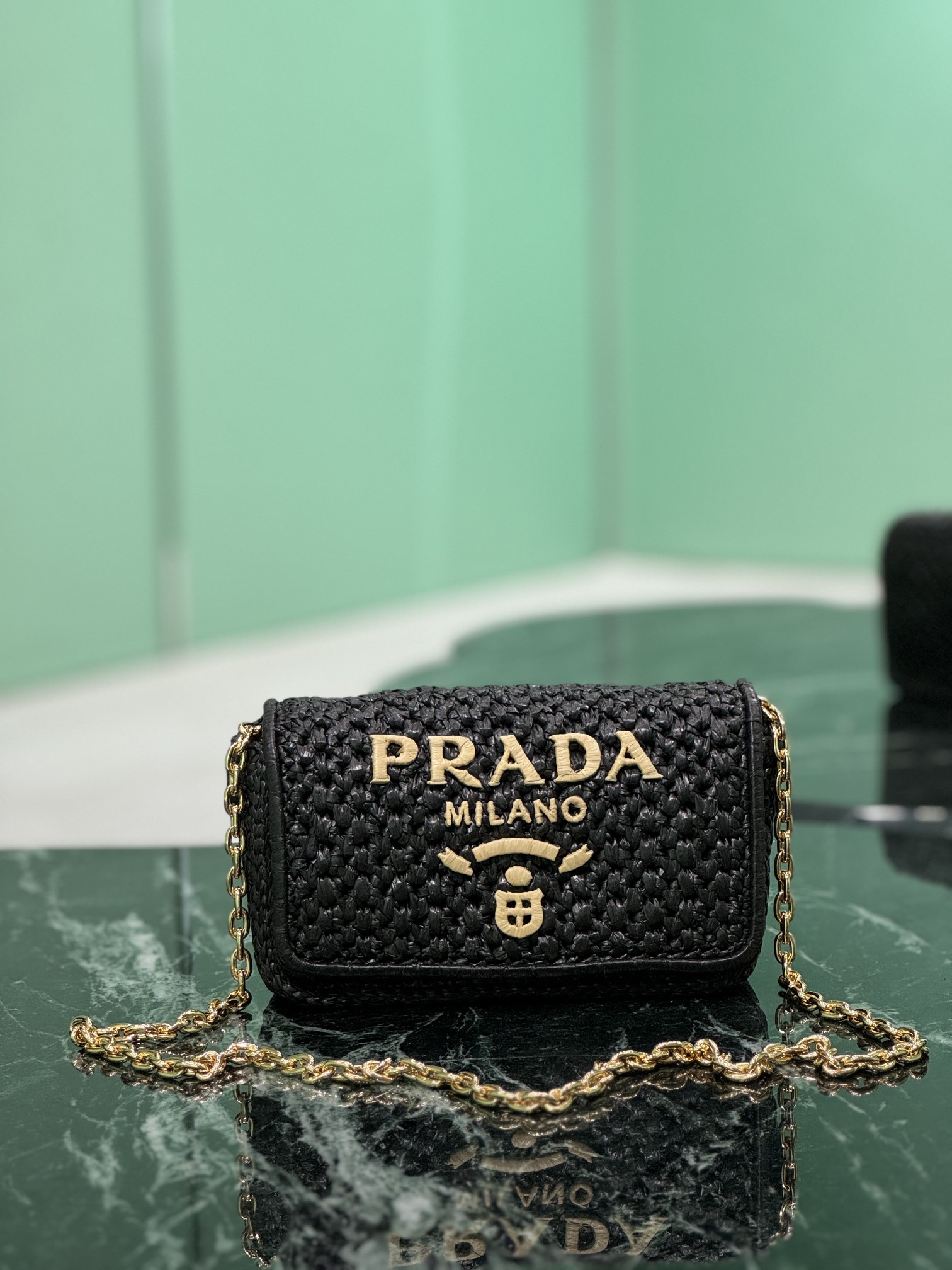 Prada Exclusively shipped from the counter, chain woven bag