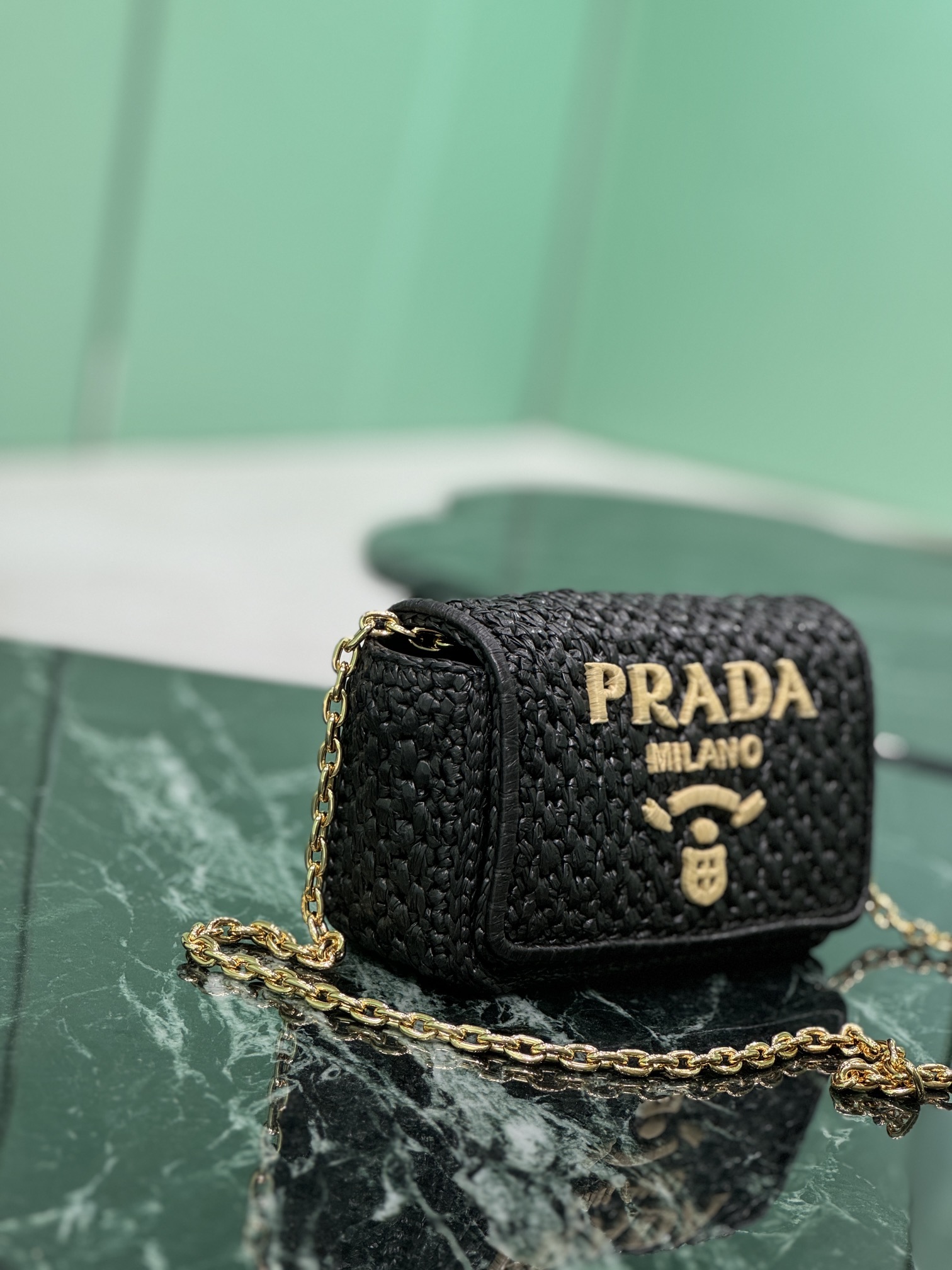 Prada Exclusively shipped from the counter, chain woven bag
