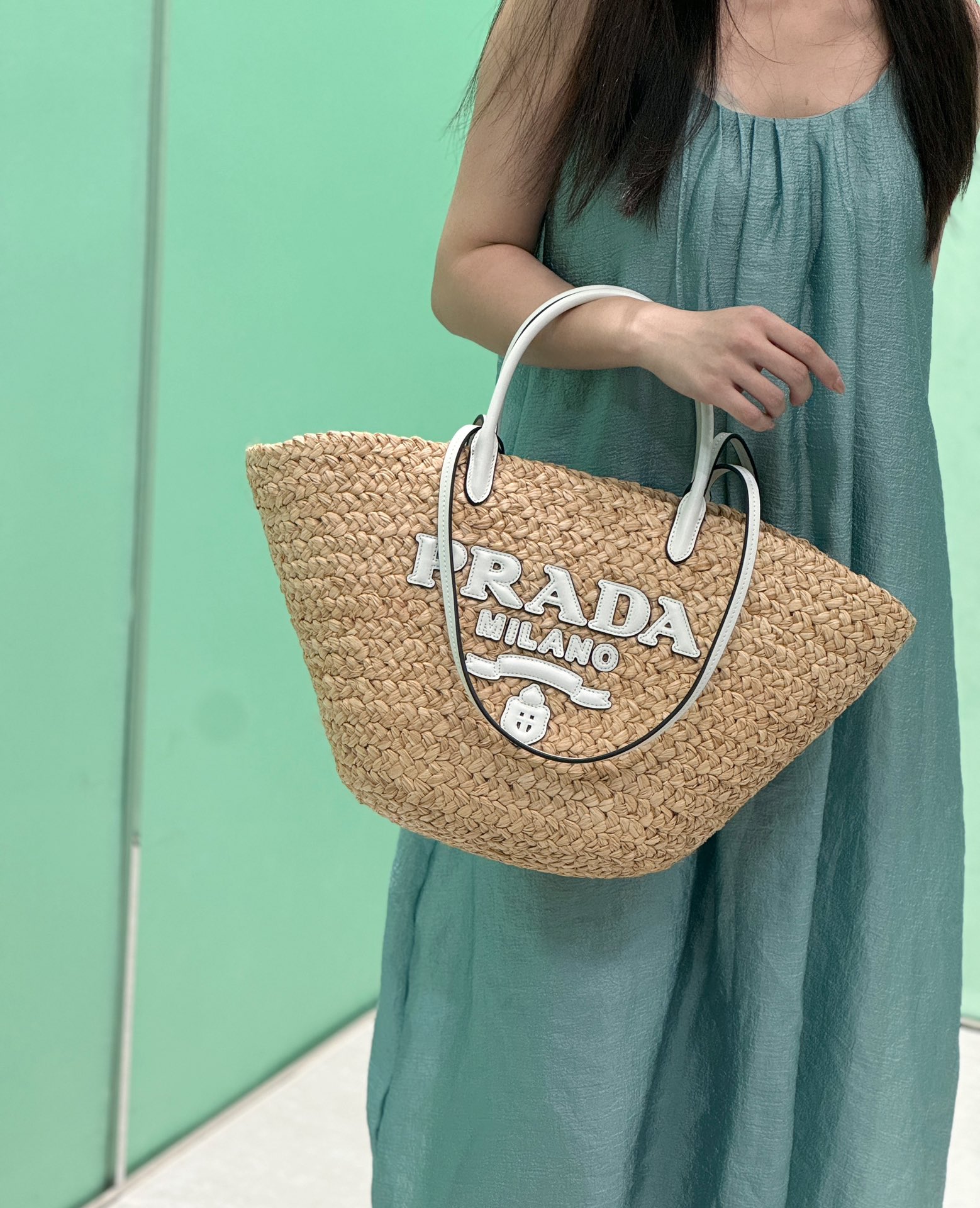 NO:208584,Take pictures of the upper body, Prada [top original list], prada19860909随拍上身图,普拉达【顶级原单】,prada,Bag