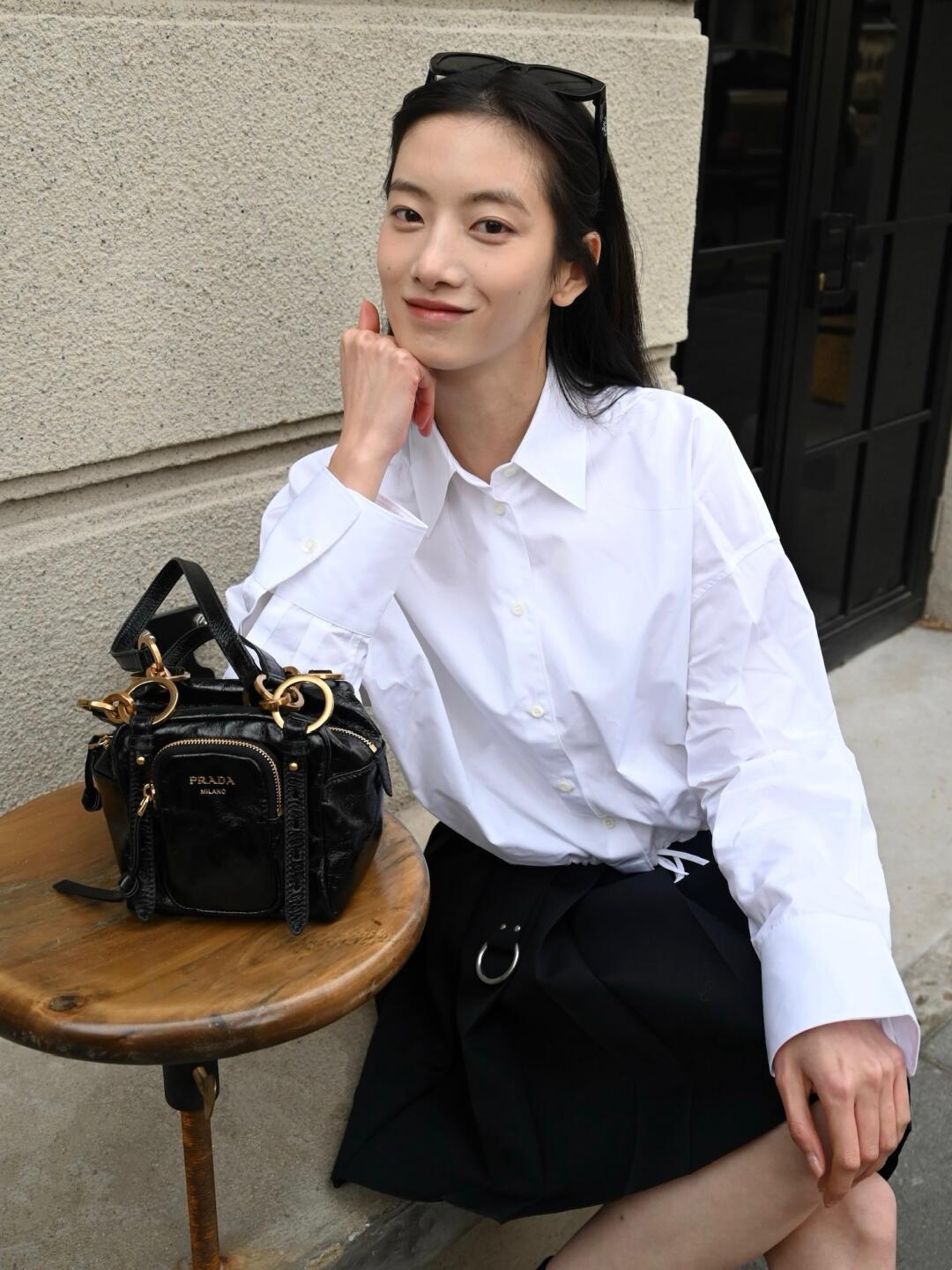 NO:391309,Oil wax leather with gold buckles, retro and stylish!  !  ,Prada [Top Original List],prada19860909油蜡皮质搭配金扣环 复古又有范！！,普拉达【顶级原单】,prada,Bag