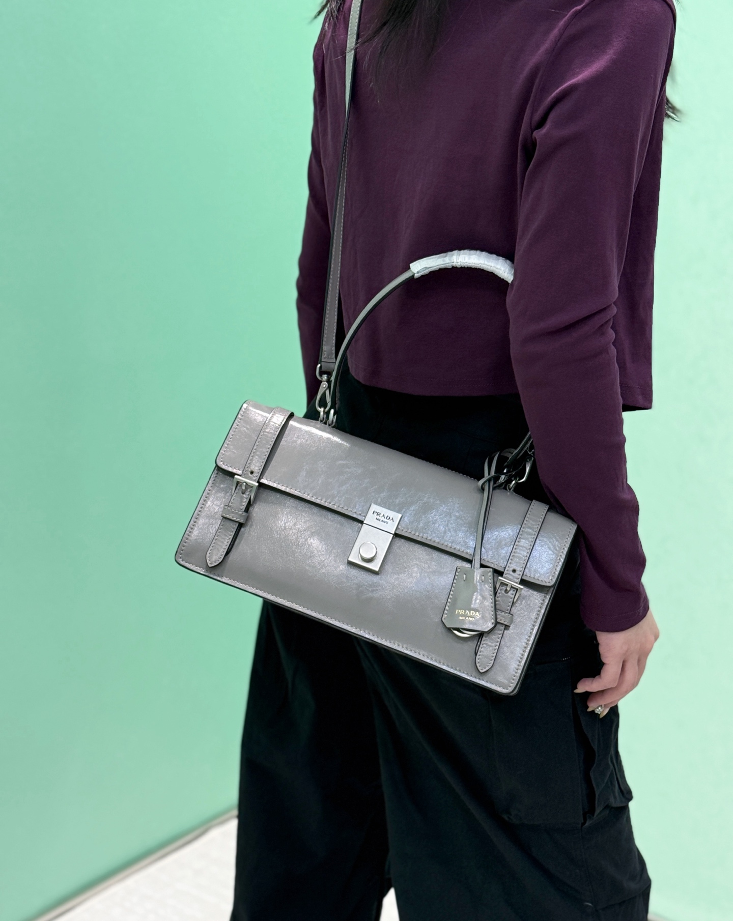 NO:211235,Take pictures of the upper body, Prada [top original list], prada19860909随拍上身图,普拉达【顶级原单】,prada,Bag