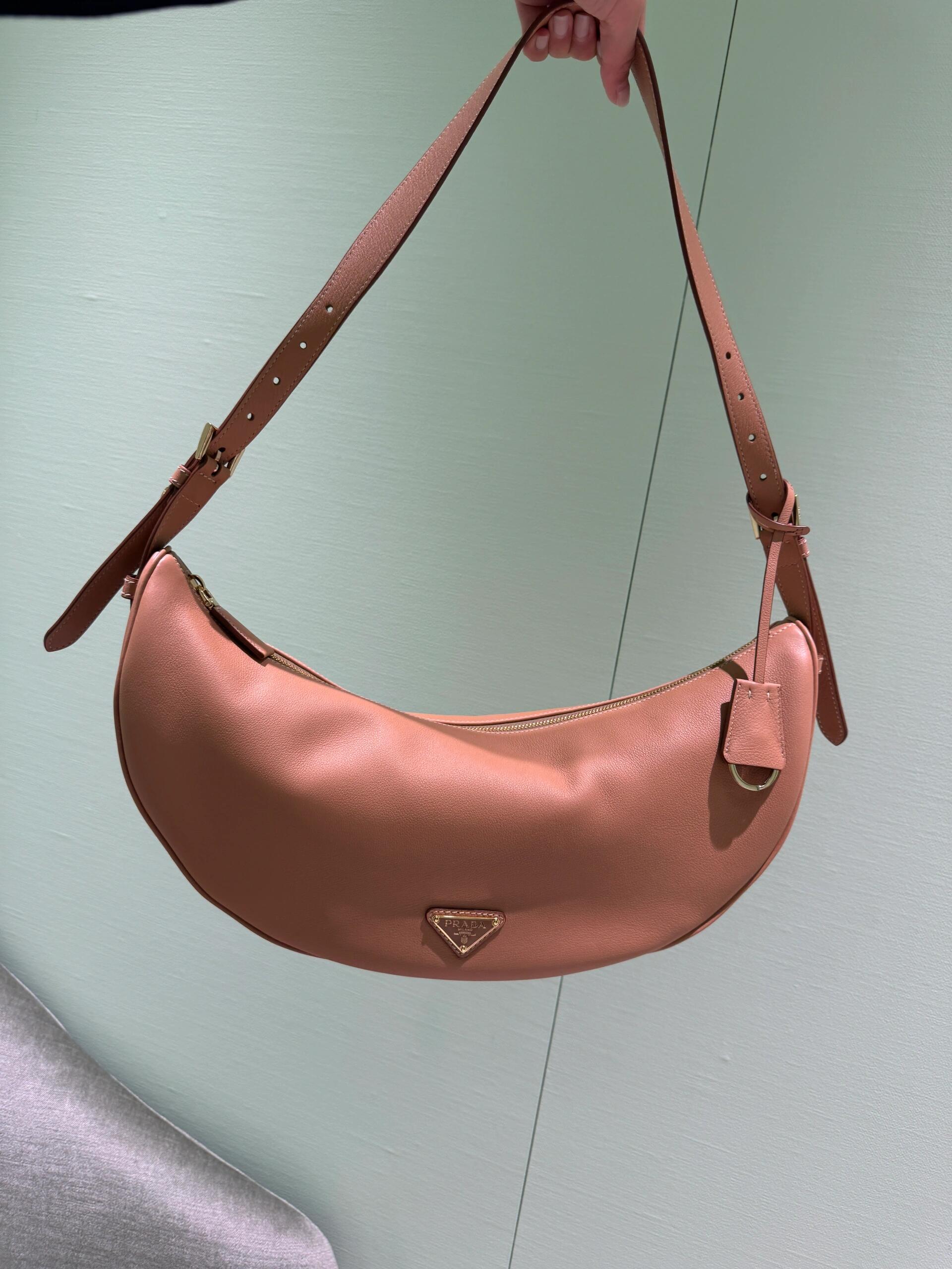 NO:688531,Cabinet picture,Prada【Top original order】,prada19860909柜图,普拉达【顶级原单】,prada,Bag