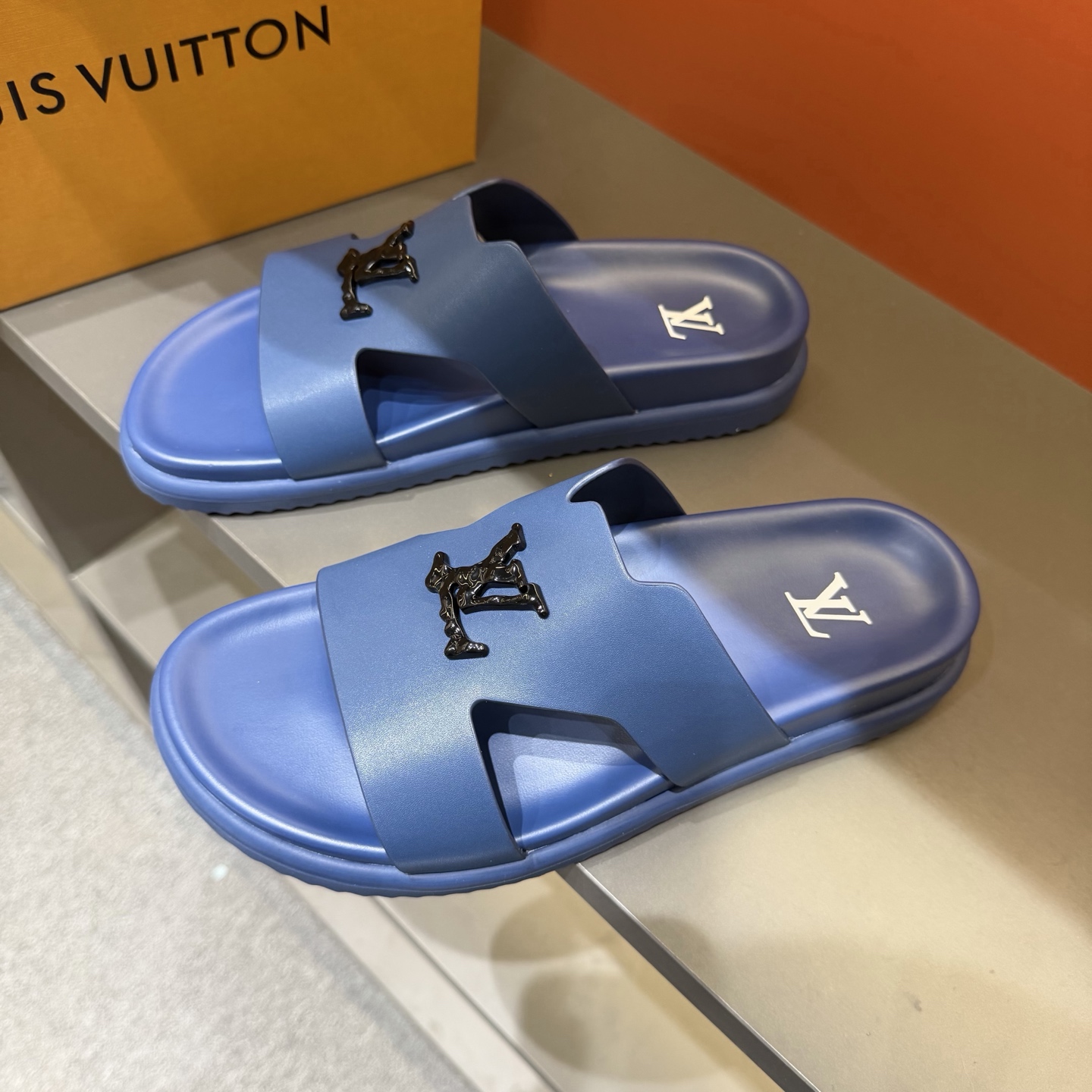 Сандалии Louis Vuitton
