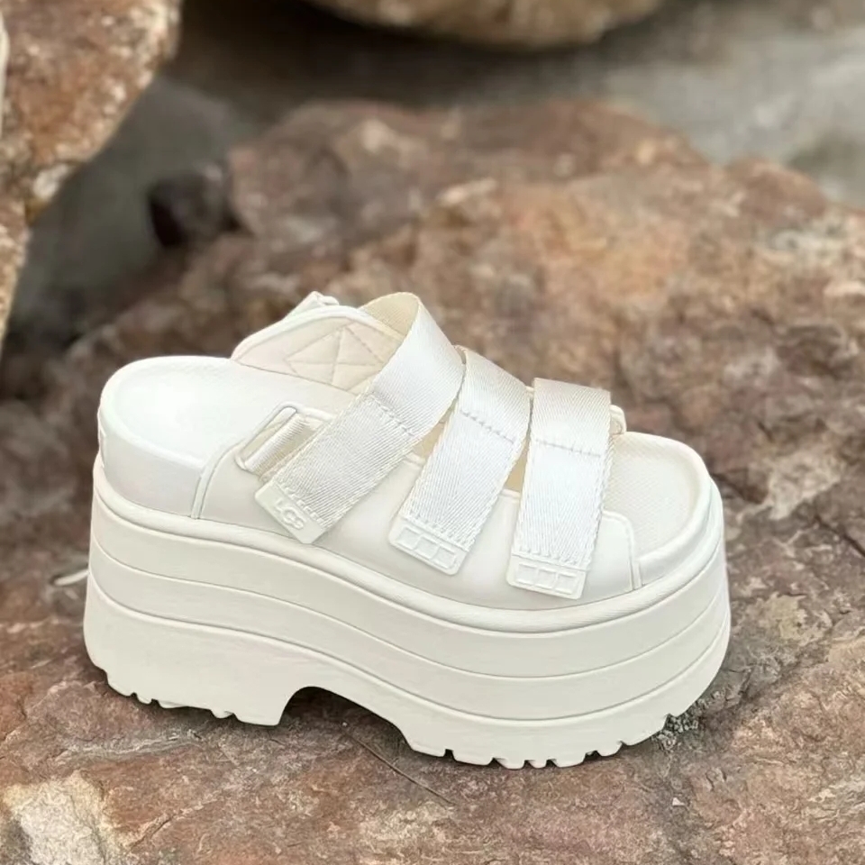 🧸UGG El mismo estilo de Bae Joo Hyun: sandalias en línea • Sandalias milhojas de chica sexy. ¡Un par de zapatos para l…
