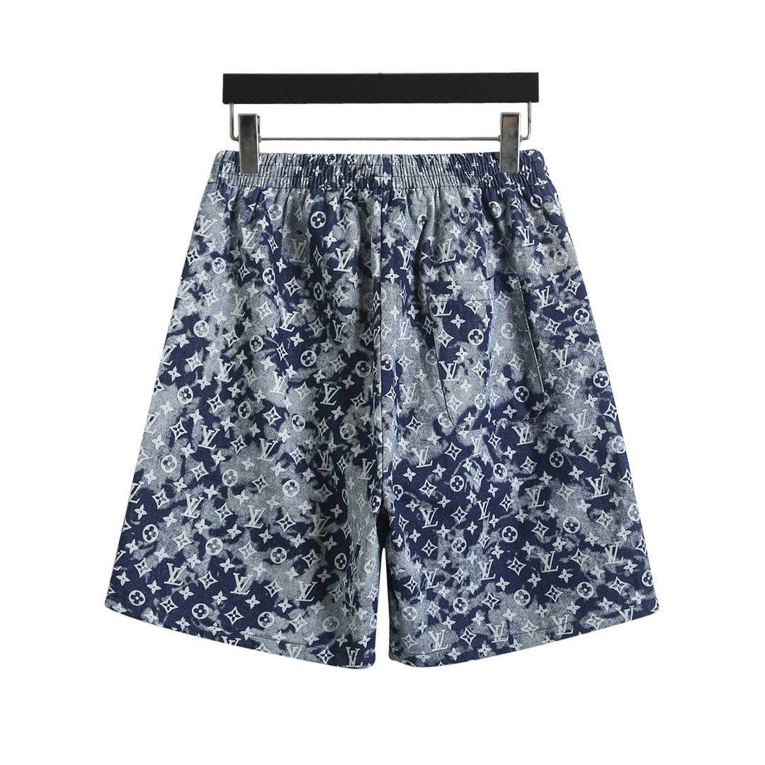 衬衫/💰120   短裤/💰100
路易威登 𝙇𝙤𝙪𝙞𝙨 𝙑𝙪𝙞𝙩𝙩𝙤𝙣 1V 25SS 扎染挂毯图案夏威夷牛仔短袖衬衫短裤套装
轻奢主义 男女日常通勤穿搭必备单品  正确版本  欢迎对比
详细特征
· 98%棉 2%弹力纤维牛仔面料
·拔染工艺➕激光烧花工艺  定位裁剪
·水洗做旧工艺
·定制原版黄铜logo饰扣  金属链条
· 裤子采用松紧收腰设计
· 内里采用切条包边工艺
· 原版主唛水洗吊牌包装
   颜色：图片色
   尺码：XS/S/M/L