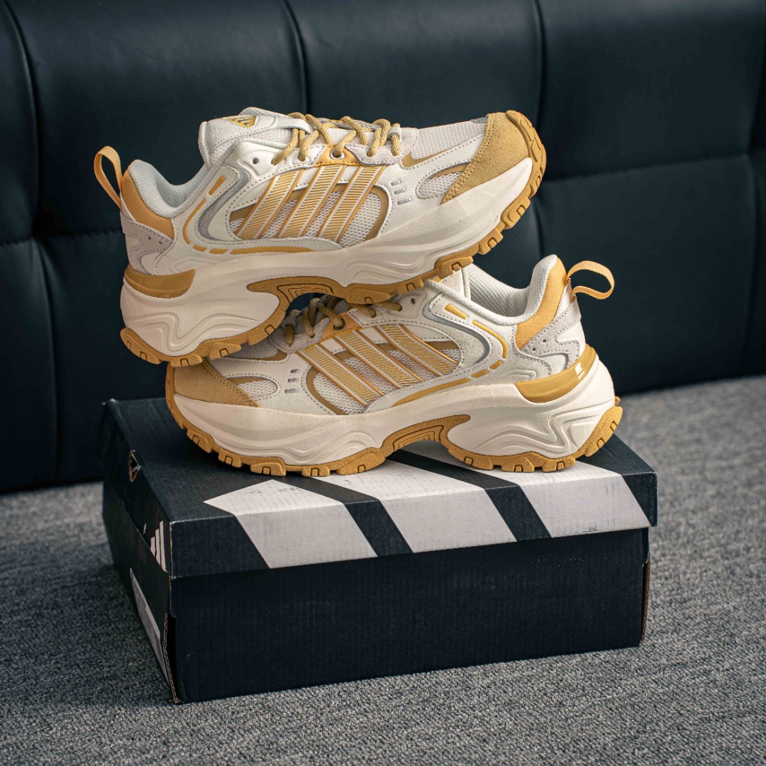 200 Adidas 阿迪达斯SHADOW FEVER 复古跑鞋简约舒适防滑耐磨 低帮 休闲跑步鞋  JR0041