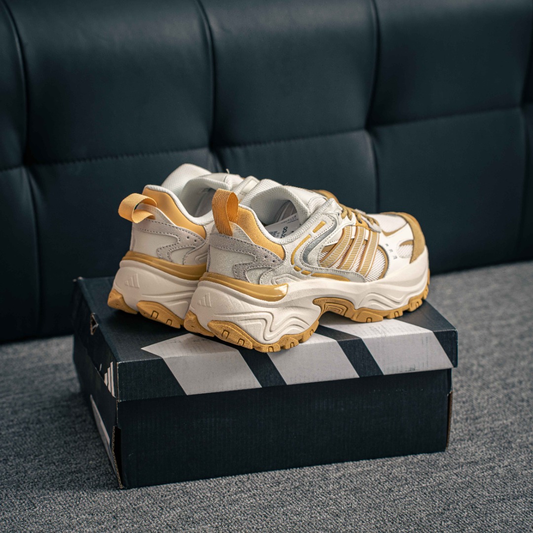 200 Adidas 阿迪达斯SHADOW FEVER 复古跑鞋简约舒适防滑耐磨 低帮 休闲跑步鞋  JR0041