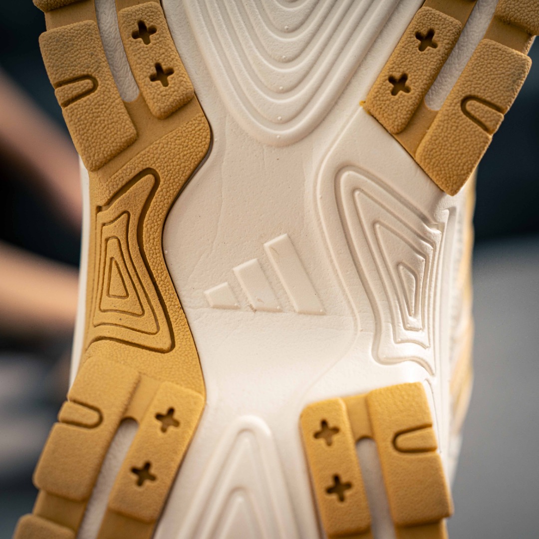 200 Adidas 阿迪达斯SHADOW FEVER 复古跑鞋简约舒适防滑耐磨 低帮 休闲跑步鞋  JR0041