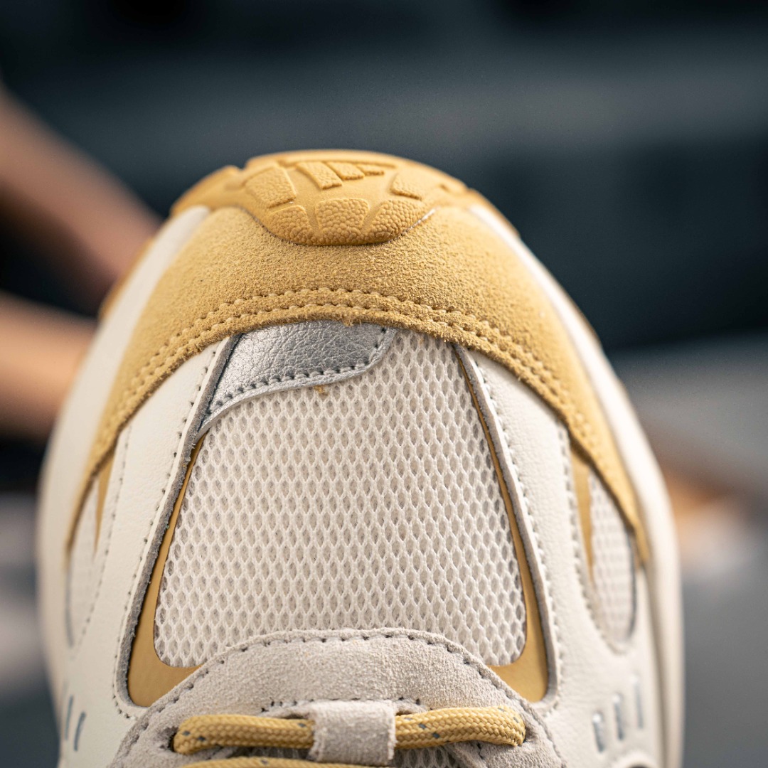 200 Adidas 阿迪达斯SHADOW FEVER 复古跑鞋简约舒适防滑耐磨 低帮 休闲跑步鞋  JR0041