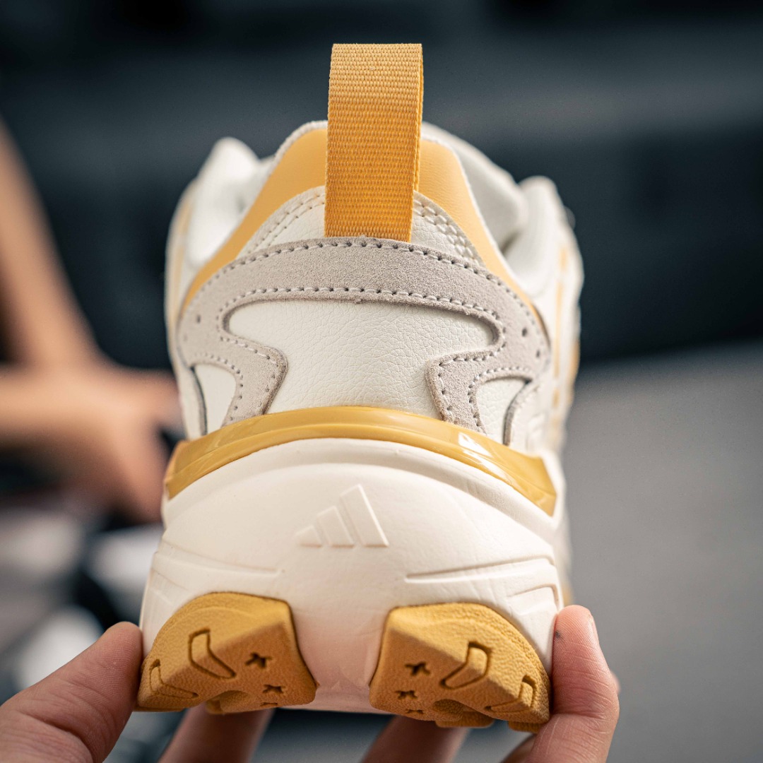 200 Adidas 阿迪达斯SHADOW FEVER 复古跑鞋简约舒适防滑耐磨 低帮 休闲跑步鞋  JR0041