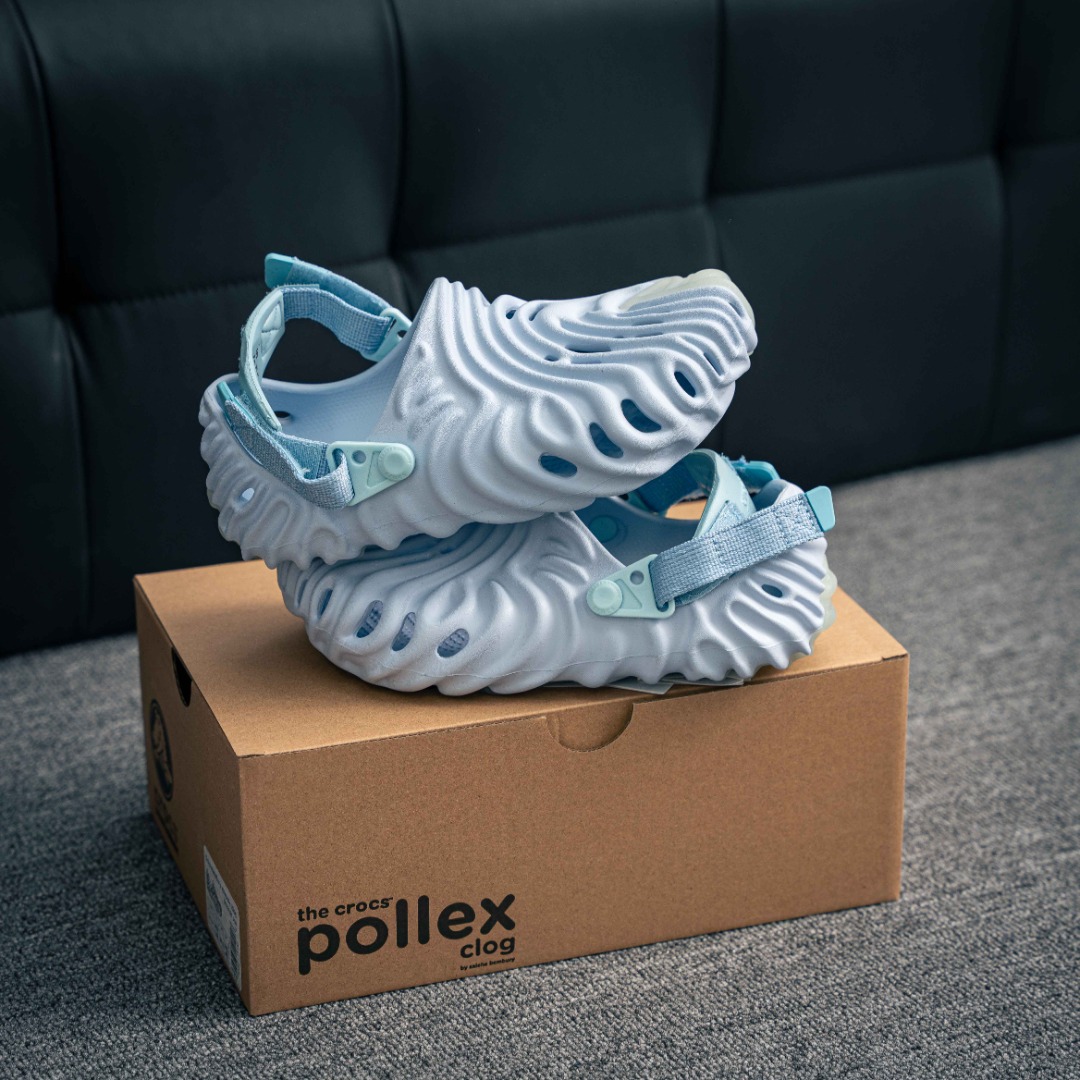 💰180
含盒子 卡骆驰联乘新晋国际知名鞋类设计师Salehe Bembury x Crocs Pollex Clog"Stratus"指纹式脊骨系列夏日沙滩室内外穿搭休闲涉水洞洞鞋凉拖鞋
尺码:M4/W6=36-37(22cm) M5/W7=37-38(23cm) M6/W8=38-39(24cm) M7/W9=39-40(25cm) M8/W10=41-42(26cm) M9/W11=42-43(27cm) M10/W12=43-44(28cm) M11=45-46(29cm) M12=47-48(30cm)