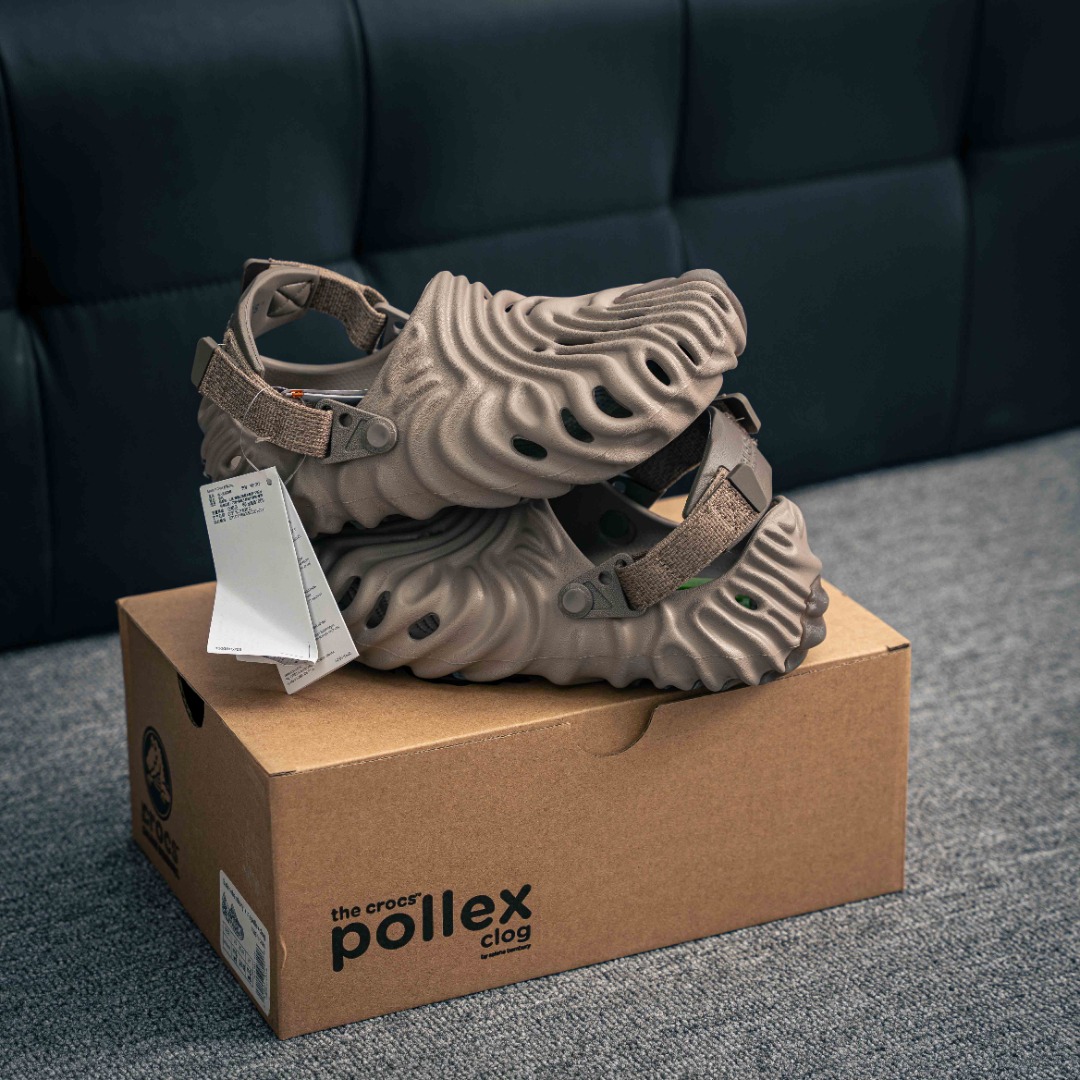 💰180
含盒子 卡骆驰联乘新晋国际知名鞋类设计师Salehe Bembury x Crocs Pollex Clog"Stratus"指纹式脊骨系列夏日沙滩室内外穿搭休闲涉水洞洞鞋凉拖鞋
尺码:M4/W6=36-37(22cm) M5/W7=37-38(23cm) M6/W8=38-39(24cm) M7/W9=39-40(25cm) M8/W10=41-42(26cm) M9/W11=42-43(27cm) M10/W12=43-44(28cm) M11=45-46(29cm) M12=47-48(30cm)