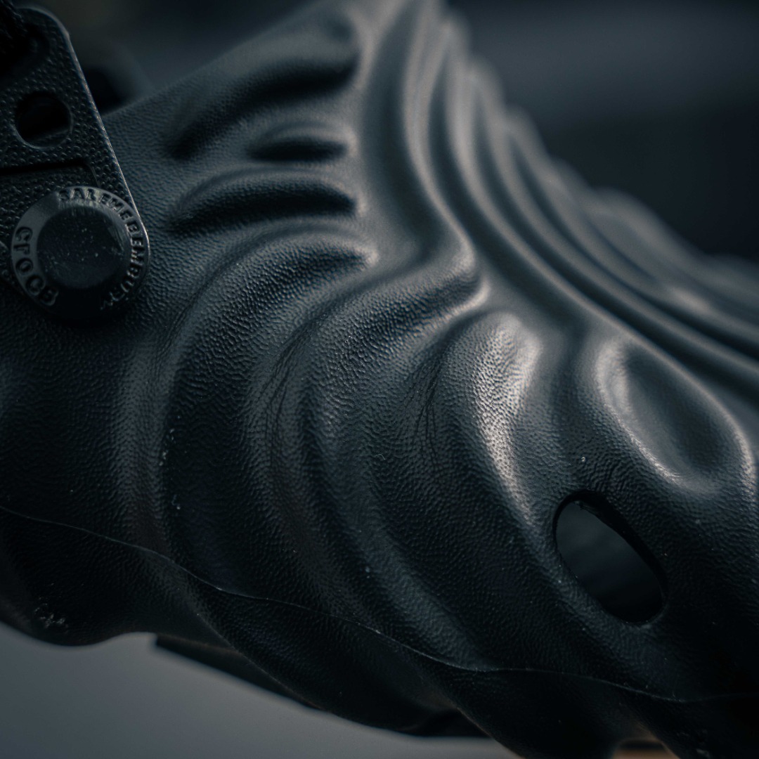 💰180
含盒子 卡骆驰联乘新晋国际知名鞋类设计师Salehe Bembury x Crocs Pollex Clog"Stratus"指纹式脊骨系列夏日沙滩室内外穿搭休闲涉水洞洞鞋凉拖鞋
尺码:M4/W6=36-37(22cm) M5/W7=37-38(23cm) M6/W8=38-39(24cm) M7/W9=39-40(25cm) M8/W10=41-42(26cm) M9/W11=42-43(27cm) M10/W12=43-44(28cm) M11=45-46(29cm) M12=47-48(30cm)