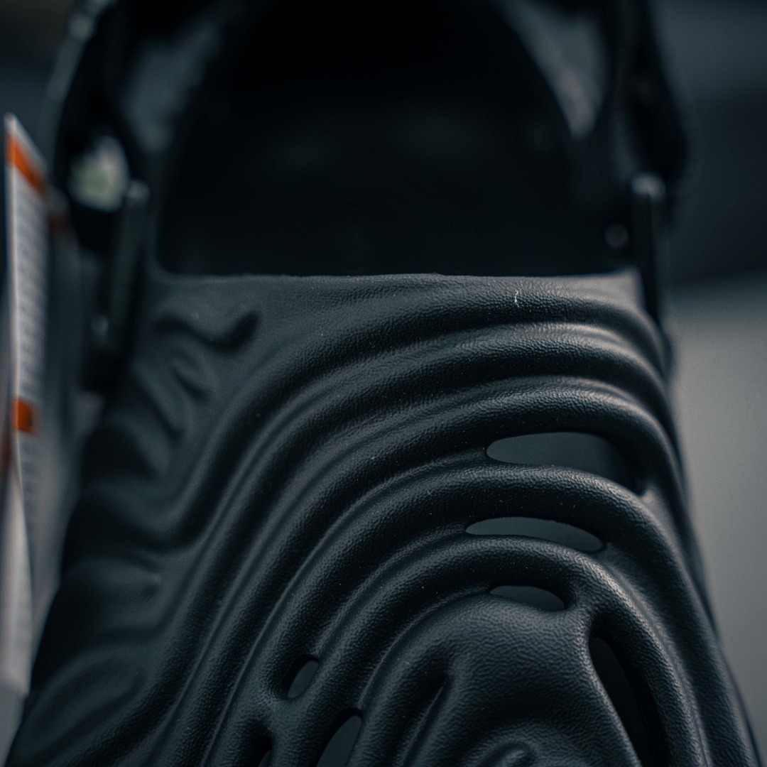 💰180
含盒子 卡骆驰联乘新晋国际知名鞋类设计师Salehe Bembury x Crocs Pollex Clog"Stratus"指纹式脊骨系列夏日沙滩室内外穿搭休闲涉水洞洞鞋凉拖鞋
尺码:M4/W6=36-37(22cm) M5/W7=37-38(23cm) M6/W8=38-39(24cm) M7/W9=39-40(25cm) M8/W10=41-42(26cm) M9/W11=42-43(27cm) M10/W12=43-44(28cm) M11=45-46(29cm) M12=47-48(30cm)