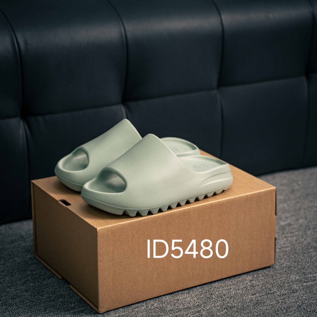 [Sandals and Slippers Series]Adidas Adidas OriginalYeezySlide Kanye coconut sl