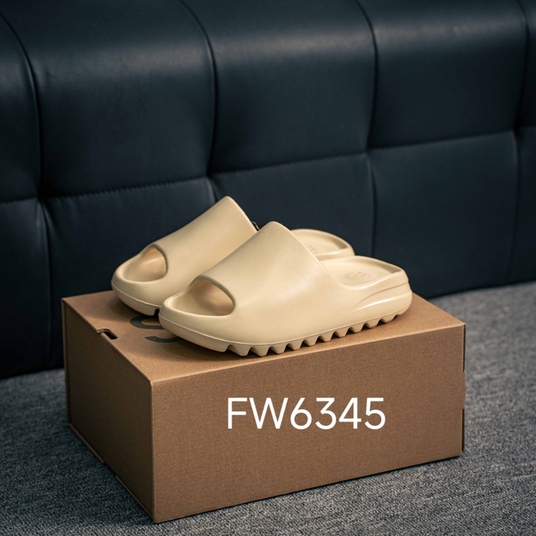 [Sandals and Slippers Series]Adidas Adidas OriginalYeezySlide Kanye coconut sl