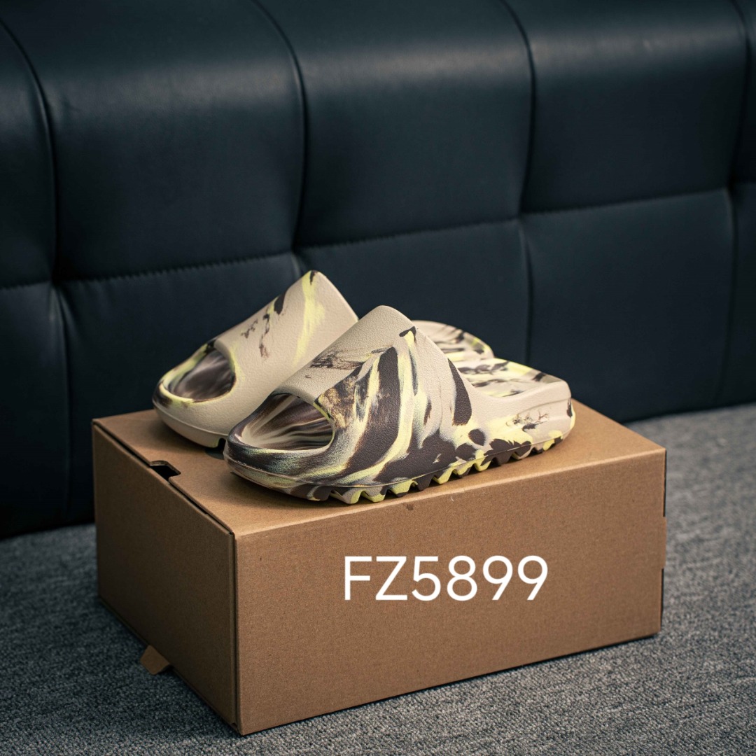 [Sandals and Slippers Series]Adidas Adidas OriginalYeezySlide Kanye coconut sl
