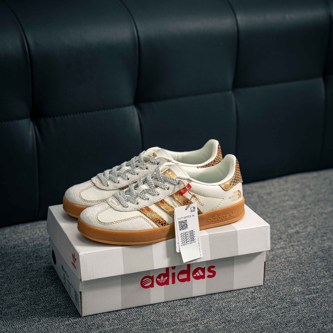 200 Adidas Samba OG 桑巴舞街头系列德训运动板鞋  CH6336-718