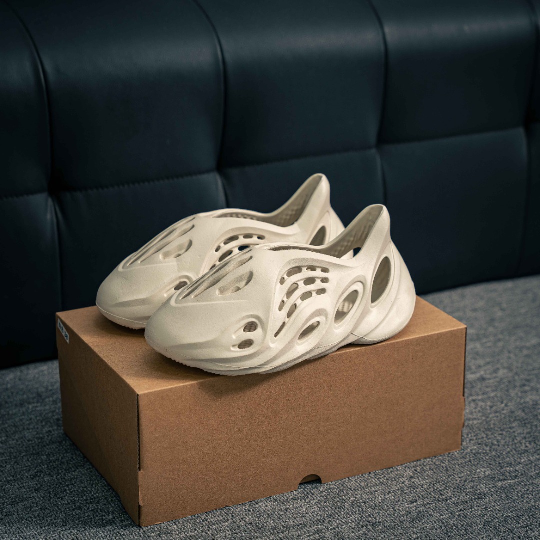 [Sandals and Slippers Series]Coconut slide Kanye same white yeezy sandals and