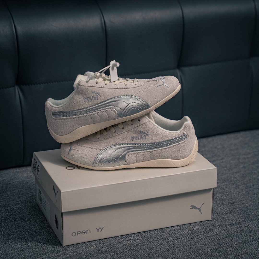 💰150        核心私

Puma Speedcat premlum
彪马薄底系列 复古运动休闲跑鞋 
鞋面设计轻量透气 提供了舒适性和穿着感受
柔软内里材质 穿着更加舒适
橡胶鞋底提供持久的牵引力
货号：401603 03
尺码：35 36 37 37.5 38 38.5 39.5 40 40.5 41.5 42 42.5 43 44 45