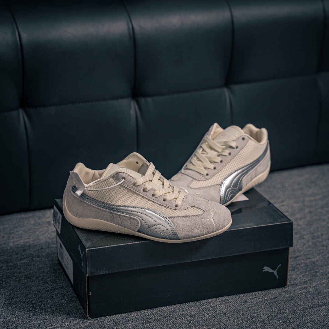 💰150        核心私

Puma Speedcat premlum
彪马薄底系列 复古运动休闲跑鞋 
鞋面设计轻量透气 提供了舒适性和穿着感受
柔软内里材质 穿着更加舒适
橡胶鞋底提供持久的牵引力
货号：403902 01
尺码：35 36 37 37.5 38 38.5 39.5 40 40.5 41.5 42 42.5 43 44 45