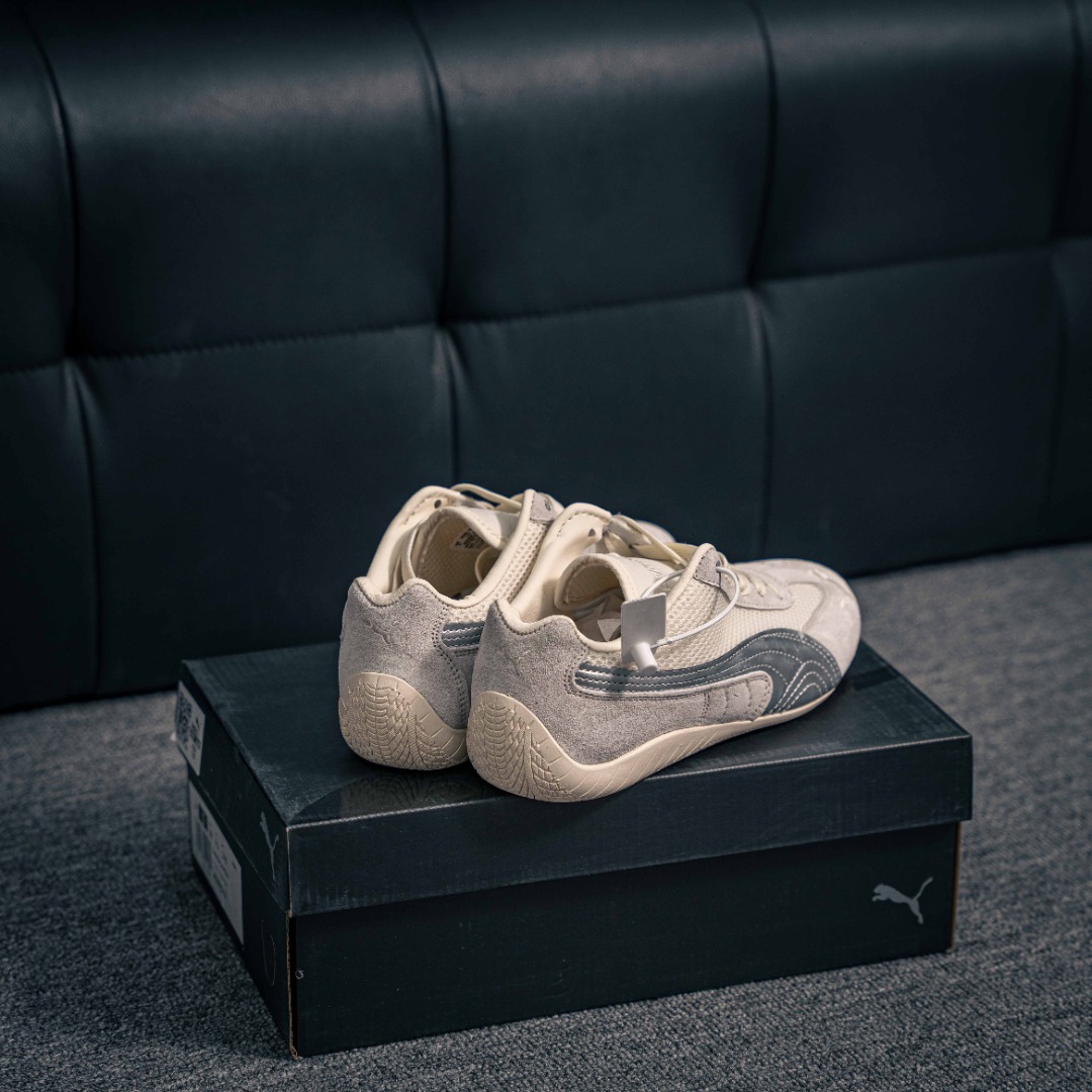 💰150        核心私

Puma Speedcat premlum
彪马薄底系列 复古运动休闲跑鞋 
鞋面设计轻量透气 提供了舒适性和穿着感受
柔软内里材质 穿着更加舒适
橡胶鞋底提供持久的牵引力
货号：403902 01
尺码：35 36 37 37.5 38 38.5 39.5 40 40.5 41.5 42 42.5 43 44 45