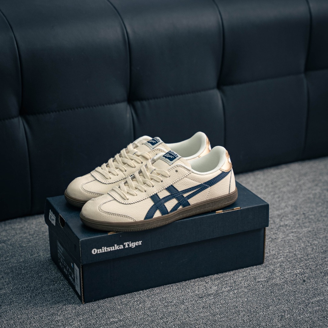 💰140         核心私

亚瑟士Onitsuka Tiger Tokuten 鬼家虎 德训低帮休闲板鞋 
货号：1183C429-200
尺码：36 37 38 39 40.5 41.5