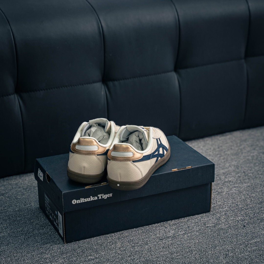 💰140         核心私

亚瑟士Onitsuka Tiger Tokuten 鬼家虎 德训低帮休闲板鞋 
货号：1183C429-200
尺码：36 37 38 39 40.5 41.5