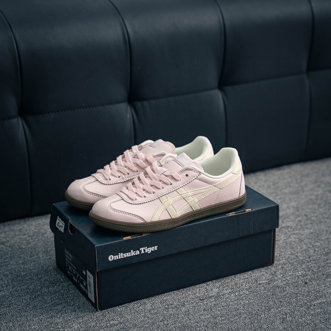 💰140         核心私

亚瑟士Onitsuka Tiger Tokuten 鬼家虎 德训低帮休闲板鞋 
货号：1183C429-700
尺码：36 37 38 39 40.5 41.5