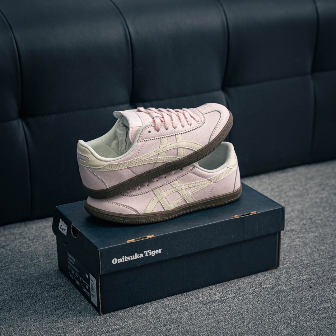 💰140         核心私

亚瑟士Onitsuka Tiger Tokuten 鬼家虎 德训低帮休闲板鞋 
货号：1183C429-700
尺码：36 37 38 39 40.5 41.5