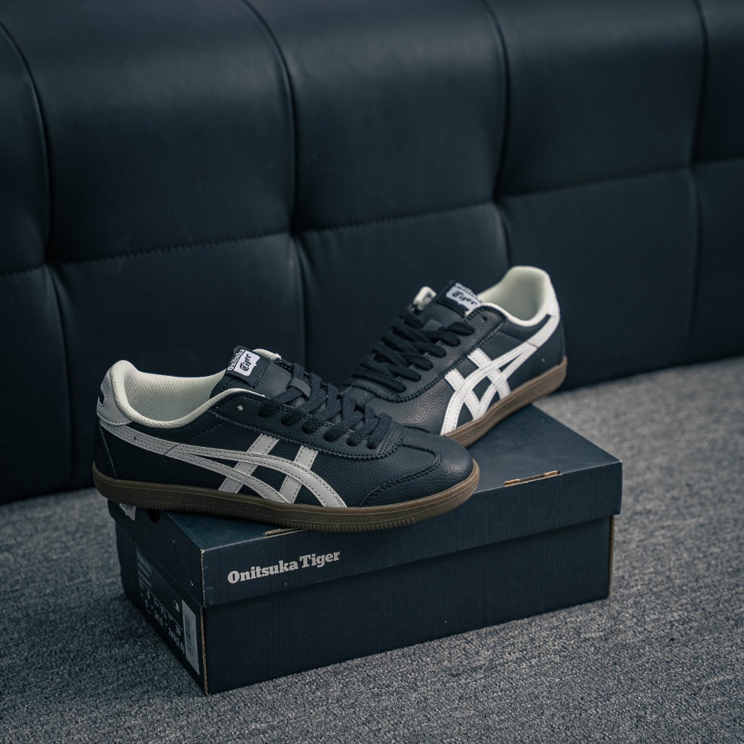 💰140         核心私

亚瑟士Onitsuka Tiger Tokuten 鬼家虎 德训低帮休闲板鞋 
货号：1183C429-001
尺码：36 37 38 39 40.5 41.5